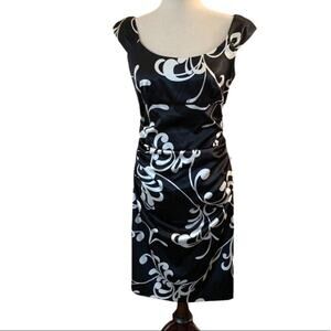London times black and white‎ leaf pattern dress. Size 8P back zip Gathered